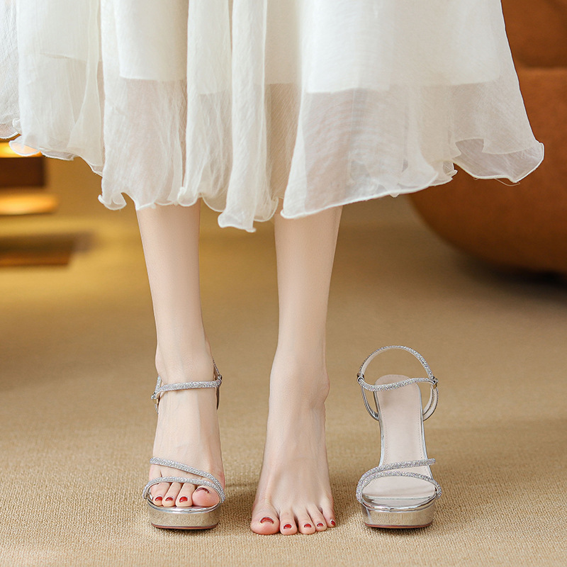 2026 Kadın Gümüş Renkli Taşlı  - Sandal Strappy Heeled incelemesi ve fiyatı